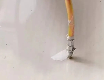 兰州瓷砖空鼓维修公司专业解答在瓷砖铺贴过程中，如果使用的砂料过粗（如全部使用了粗砂），可能会导致以下问题